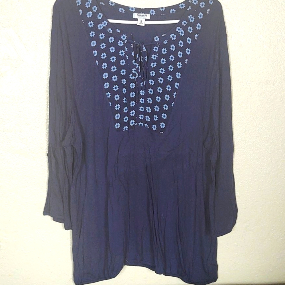 Old Navy tee